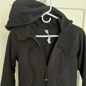 LULULEMON women’s zip up!
